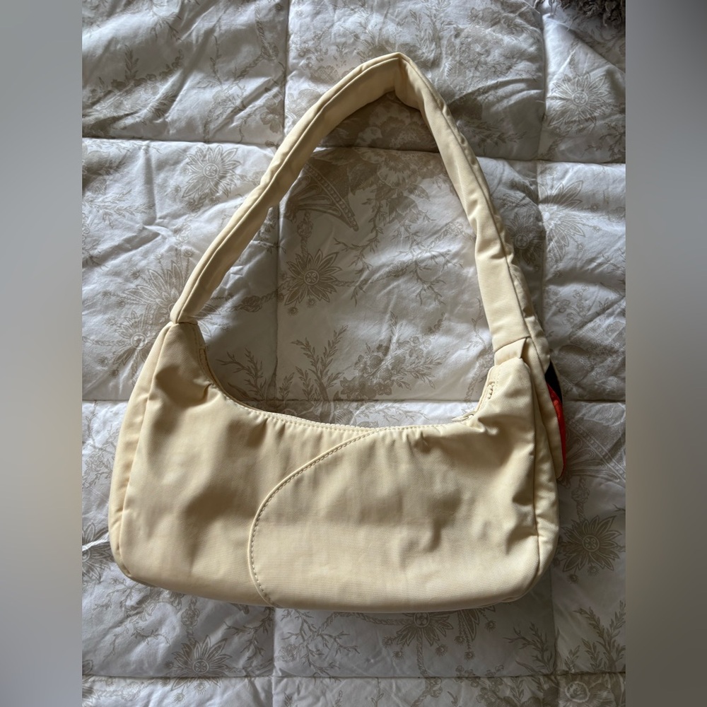 NWT BAGGU Swan Cream Shoulder Bag with Orange Accent - Picture 3 of 15